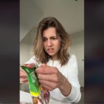 Da li znate za najbolju foru ikada? Evo kako se otvara kesica gumenih bombonama, pogledajte video i naučite lekciju (VIDEO)