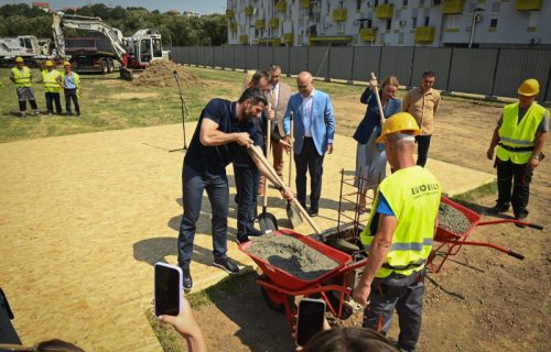 "Radimo na infrastrukturi i podizanju životnog standarda građana": Šapić položio kamen temeljac za izgradnju stanova za izbegličke porodice (FOTO)