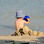 Jeziv prizor na plaži u Bečićima: Pogledajte šta vreba među dečjim igračkama