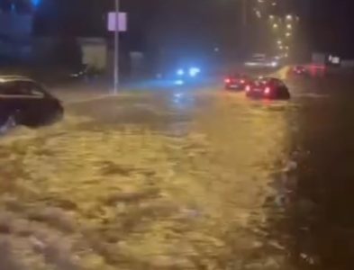 Nevreme protutnjalo Beogradom, voda poplavila ulice, ulazi u autobus, deo grada ostao bez struje (VIDEO)