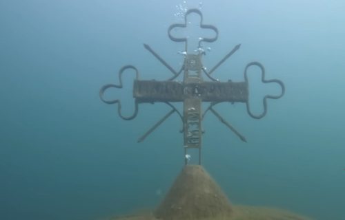 Nemi pred nestvarnim prizorima potopljene svetinje: Lepota Valjevske Gračanice na 18 metara dubine (VIDEO)