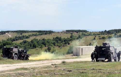 Obuka pripadnika Vojske Srbije za upotrebu oklopnih borbenih vozila u mirovnim operacijama (FOTO)