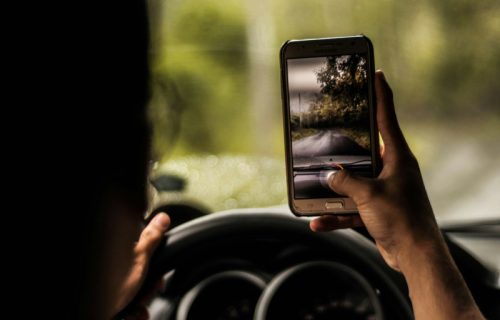 Ova država razmatra trajno oduzimanje mobilnih telefona vozačima koji ih koriste tokom vožnje