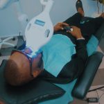 Robot zubar uspešno uradio prvu intervenciju: Složeni zahvat trajao samo 15 minuta (VIDEO)