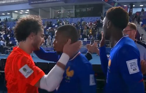 Sramota na utakmici u futsalu: Francuska primila čudan gol da bi izbegla Brazil! (VIDEO)
