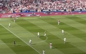 Brentford prekinuo post i gurnuo Vest Hem u problem: Njukasl siguran protiv Brajtona (VIDEO)