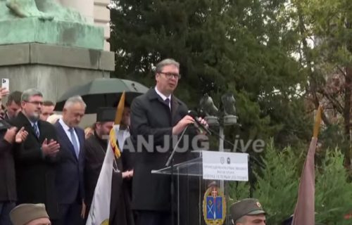 Promocija najmlađih oficira Vojske Srbije: Svečanosti prisustvovao predsednik Vučić (VIDEO)