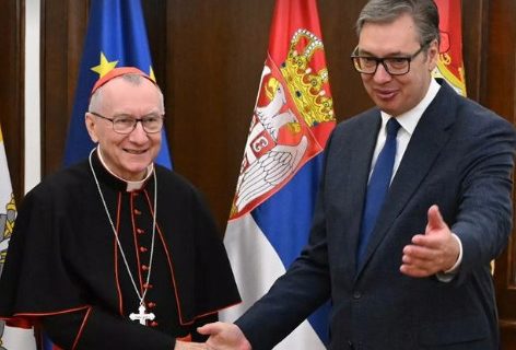 Predsednik Vučić se sastao sa državnim sekretarom Svete Stolice Pjetrom Parolinom: "Odličan sastanak" (FOTO)