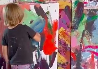 Mali Pikaso od tri godine: Za njegove slike već postoje dugačke liste čekanja  (VIDEO)