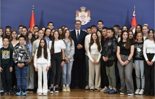 "Našem narodu u zemlji i rasejanju i svuda na planeti čestitam praznik, čestitam Dan srpskog jedinstva"(FOTO+VIDEO)