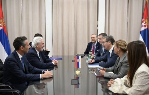 "Kompanija Filip Moris planira novu investiciju od 100 miliona evra": Vučić se u Njujorku sastao sa Jacekom Olčakom (FOTO)