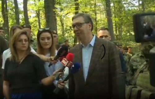 Vučić: "Umesto 8, radimo 5 sati, računali smo! Niko neće u varioce, iako plata nije manja od 2.000 evra"