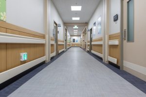 Oglasili se iz UKCS: Pacijent povređen ispred Pravnog fakulteta svestan i u stabilnom stanju
