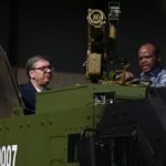 Vučić obišao VTI sa kraljem Esvatinija: "Uveren sam da ćemo ostvariti dobru vojno - tehnološku saradnju" (FOTO)