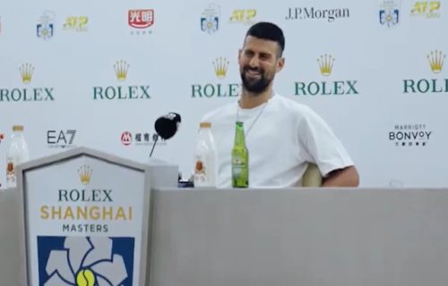 "Majstor lingvistike": Đoković govori i na kineskom, oduševio novinare u Šangaju! (VIDEO)