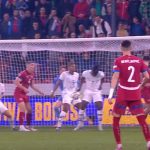 Pavlović se borio kao LAV, a onda je stigla nagrada! Ovako je Srbija povela protiv Švajcarske (VIDEO)