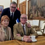 Vučić objavio fotografiju sa roditeljima: "Zahvalan sam im za svu brigu i ljubav" (FOTO)