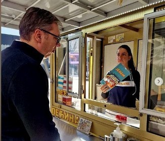 Vučić u pauzi između sastanaka: "Prošetao sam do Terazija i kupio kokice, kao u neka stara vremena"