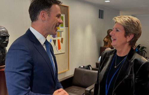 "Važni razgovori sa kolegama": Mali razmenio mišljenja sa ministrima finansija Švajcarske i Poljske