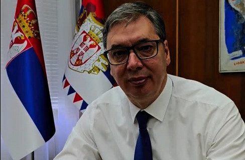 Vučić poručuje građanima: "Srbija neće da stane i u Srbiji će da pobeđuju rodoljubi koji čuvaju državu" (VIDEO)