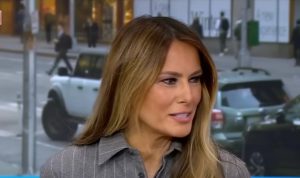 Reakcija obišla svet: Ovo su reči koje je Melanija uputila Trampu u sekundi haosa