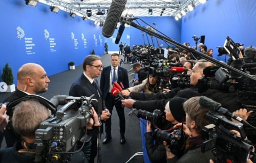 Vučić se obratio na Samitu Evropske političke zajednice u Budimpešti: "Imaću čast da govorim o interesima Srbije"