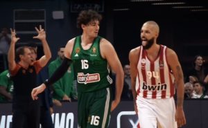 Haos na utakmici Olimpijakosa: Sukob sa navijačem-Furnije isključen (VIDEO)