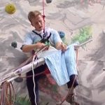 Ekstremno peglanje - sport gde takmičari nose pegle i daske na opasne lokacije (VIDEO)