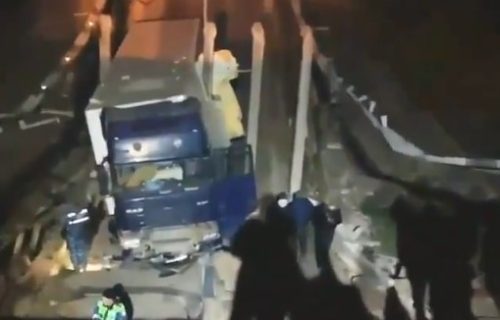 Srušio se most na Krimu: Ima povređenih (VIDEO)