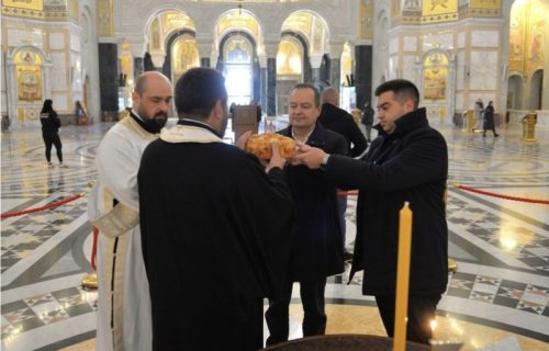 "Jutros smo moj sin Luka i ja presekli naš slavski kolač sa ocem Nenadom": Dačić slavi krsnu slavu (FOTO)