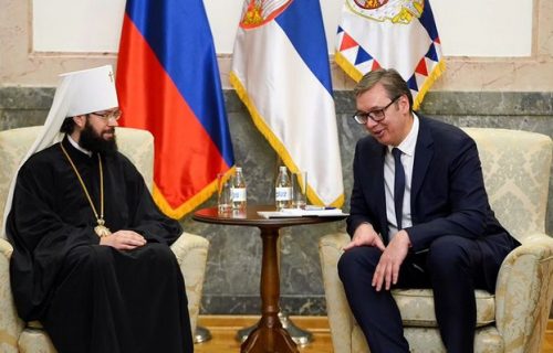Obeležavanje veka Svetotrojičnog hrama u Beogradu: Vučić sa Mitropolitom Volokolamskim Antonijem (FOTO)