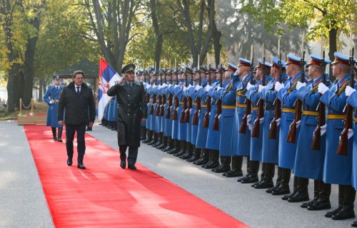 Sastanak ministara odbrane Srbije i Kazahstana: Gašić i Žaksilikov potpisali plan bilateralne vojne saradnje (FOTO)