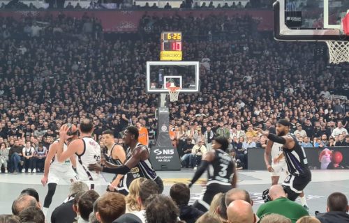 Partizan odlično otvorio, Armani uhvatio ritam u finišu prvog dela: U potpunosti otvoren meč u Areni (VIDEO)