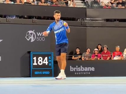 Lep kraj kalendarske godine: Novak lagano preslišao rivala u Brizbejnu (VIDEO)