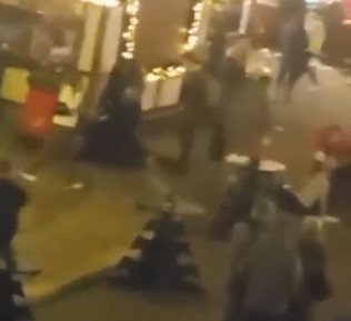 Automobilima uleteli u masu na Božićnom vašaru u Nemačkoj: Strahuje se da ima mrtvih (VIDEO)