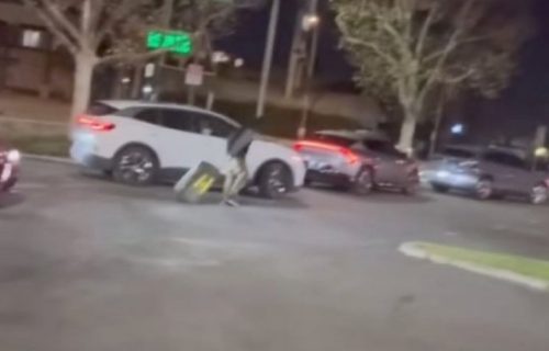 Masovna evakuacija u Los Anđelesu: Ljudi napuštaju svoje domove, zbog požara se dali u beg (VIDEO)