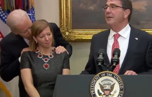 Snimak o kojem se i dalje govori: Bajden pre 10 godina zapalio Internet - šapat za nezaborav (VIDEO)