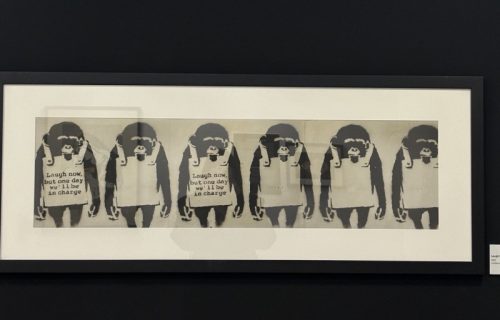 Izložba najpoznatijeg anonimnog street art umetnika u Beogradu: Banksy provocira delima (FOTO)