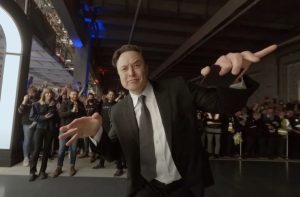 Ilon Mask traži mnogo više novca od Pentagona za korišćenje Starlinka
