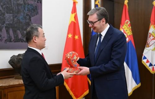 Predsednik Vučić sa ambasadorom Kine: "Odličan i izuzetno sadržajan razgovor sa našim kineskim prijateljem" (FOTO)