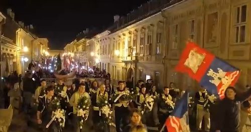 Studenti stigli u Novi Sad: Građani ih dočekali