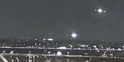 Tragedija u Vašingtonu: Sudarili se putnički avion i vojni helikopter (VIDEO)