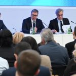 Vučić sa privrednicima u PKS: "Ovde smo da vas čujemo i pokušamo da rešimo probleme" (VIDEO)