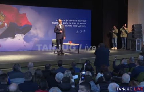 Vučić razgovarao sa građanima Aleksandrovca i Brusa: Predsednik obećao putnu infrastrukturu
