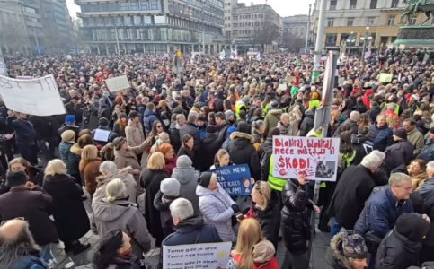 U centru Beograda okupljanje penzionera u znak podrške studentima, na Dorćolu protest dela radnika GSP