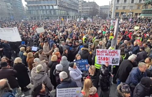 U centru Beograda okupljanje penzionera u znak podrške studentima, na Dorćolu protest dela radnika GSP