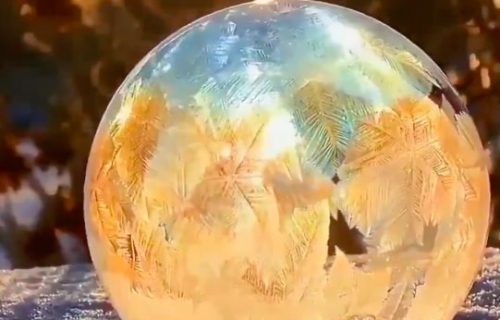 Kako izgleda balon od sapunice na veoma niskim temperaturama? (VIDEO)