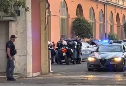 Nesreća kakvu Italija ne pamti: Stena pala sa litice direktno na automobil tokom sahrane, stradala žena