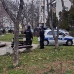 Muškarac legao na bombu, pa je aktivirao? U Bloku 44 na Novom Beogradu stravičan prizor (FOTO+VIDEO)