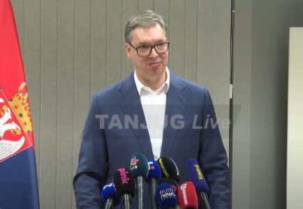 Vučić poručio iz Brisela: “Možda bude i prelazna vlada, ako ljudi iz SNS ne budu hteli mene da slušaju”